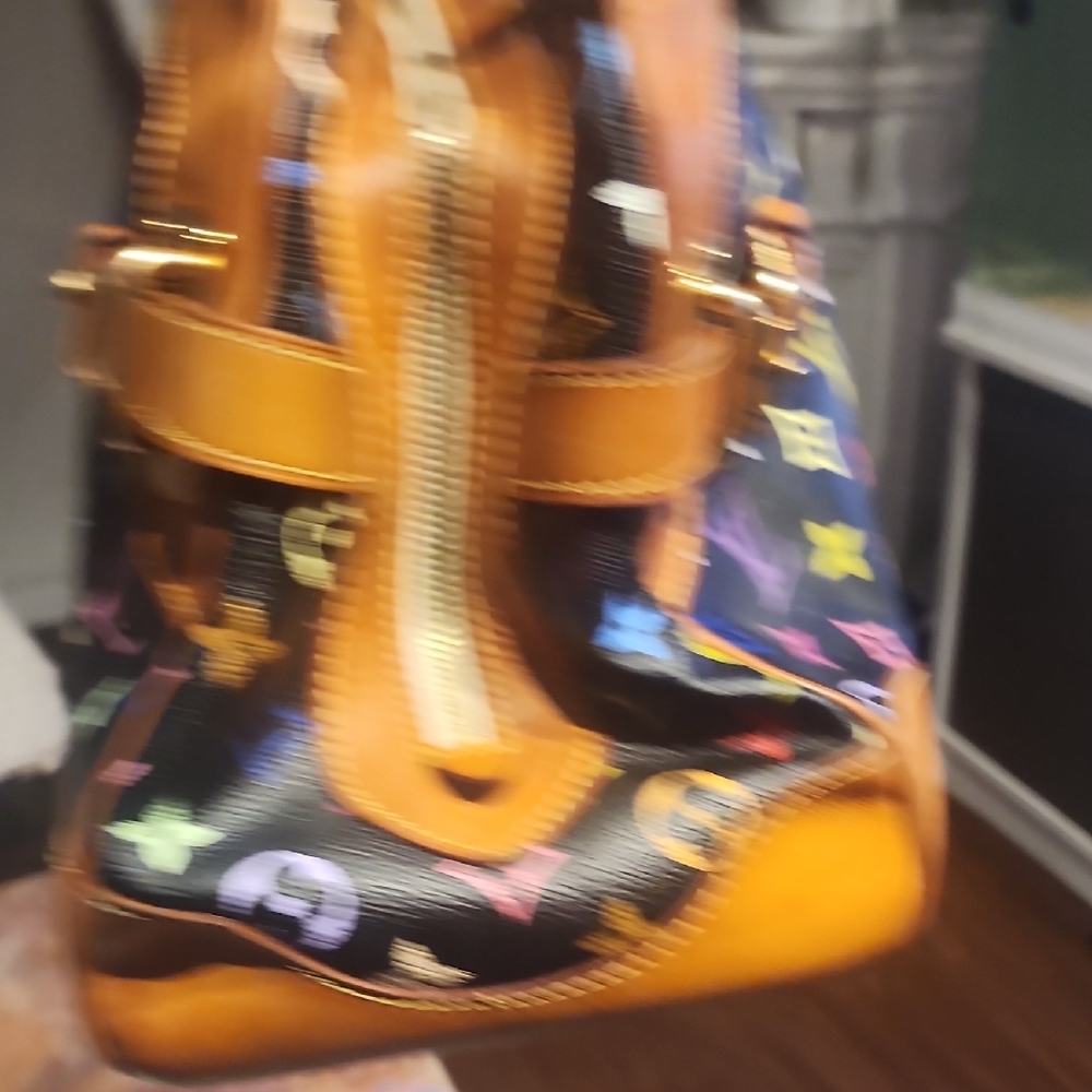 Louis Vuitton Black and Tan Satchel with Iconic Design - Picture 5 of 10